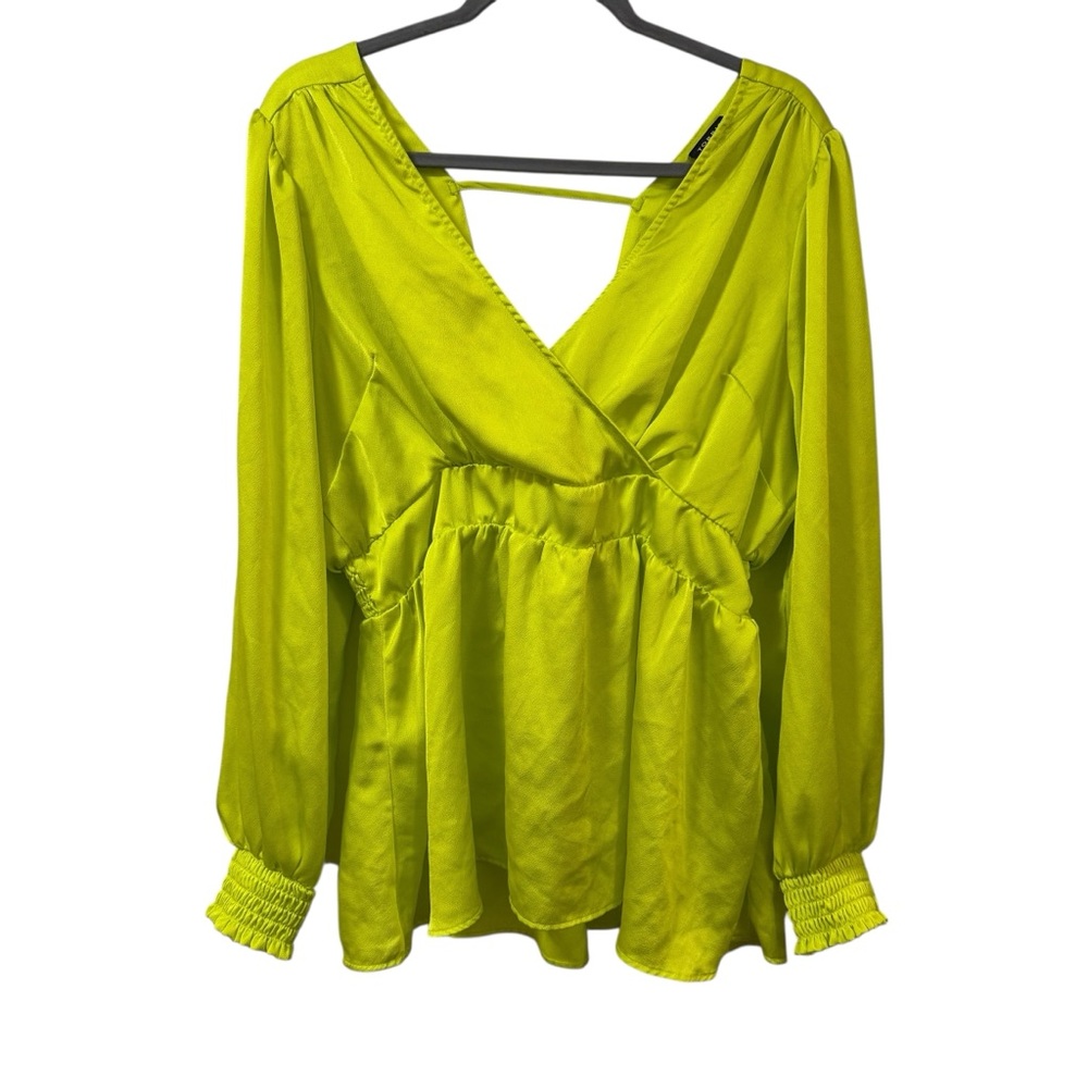 TORRID lime green surplice peplum blouse women’s size TORRID 0 smock cuffs neon